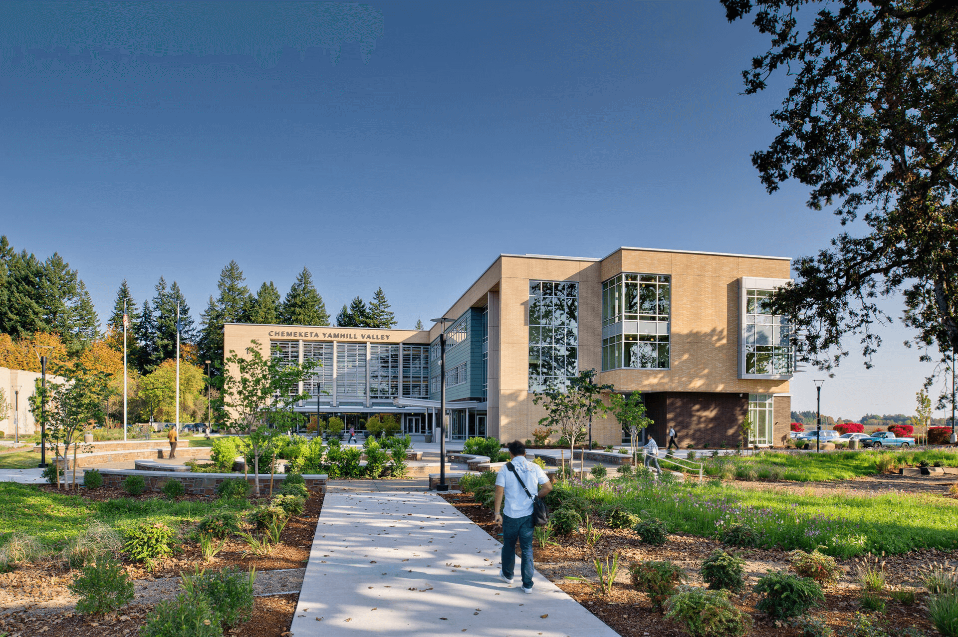 Chemeketa Community College building.